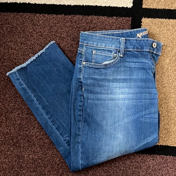Arizona Jean Co. - Jr. Size 17 - Denim Capris - Picture 1 of 5